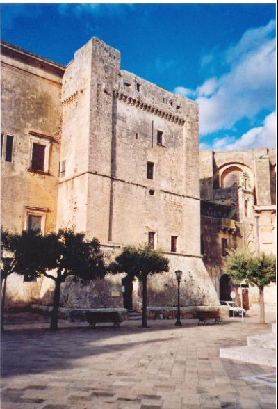 Tricase - piazza Giuseppe Pisanelli - Uno scorcio della Turris Magna